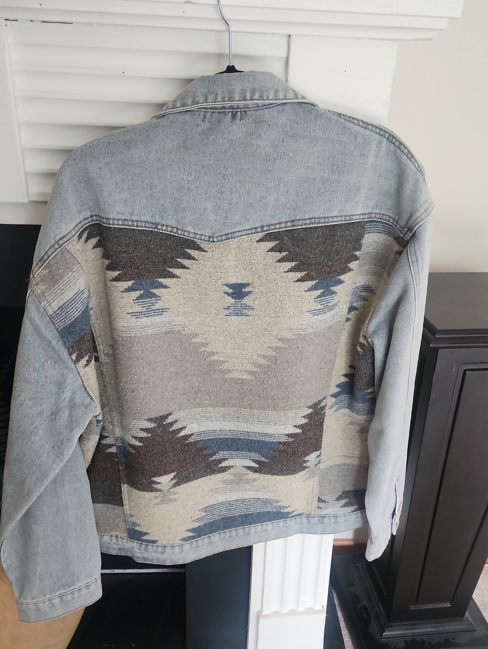 Veveret Light Wash Denim Jacket with Southwestern Knit Panel - Picture 3 of 3